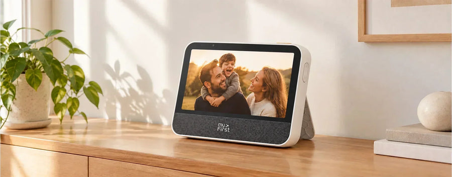Why a Digital Photo Frame is the Ultimate Minimalist Parenting Tool