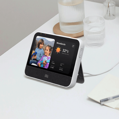 Digital Picture Frame | myFirst Frame Clario